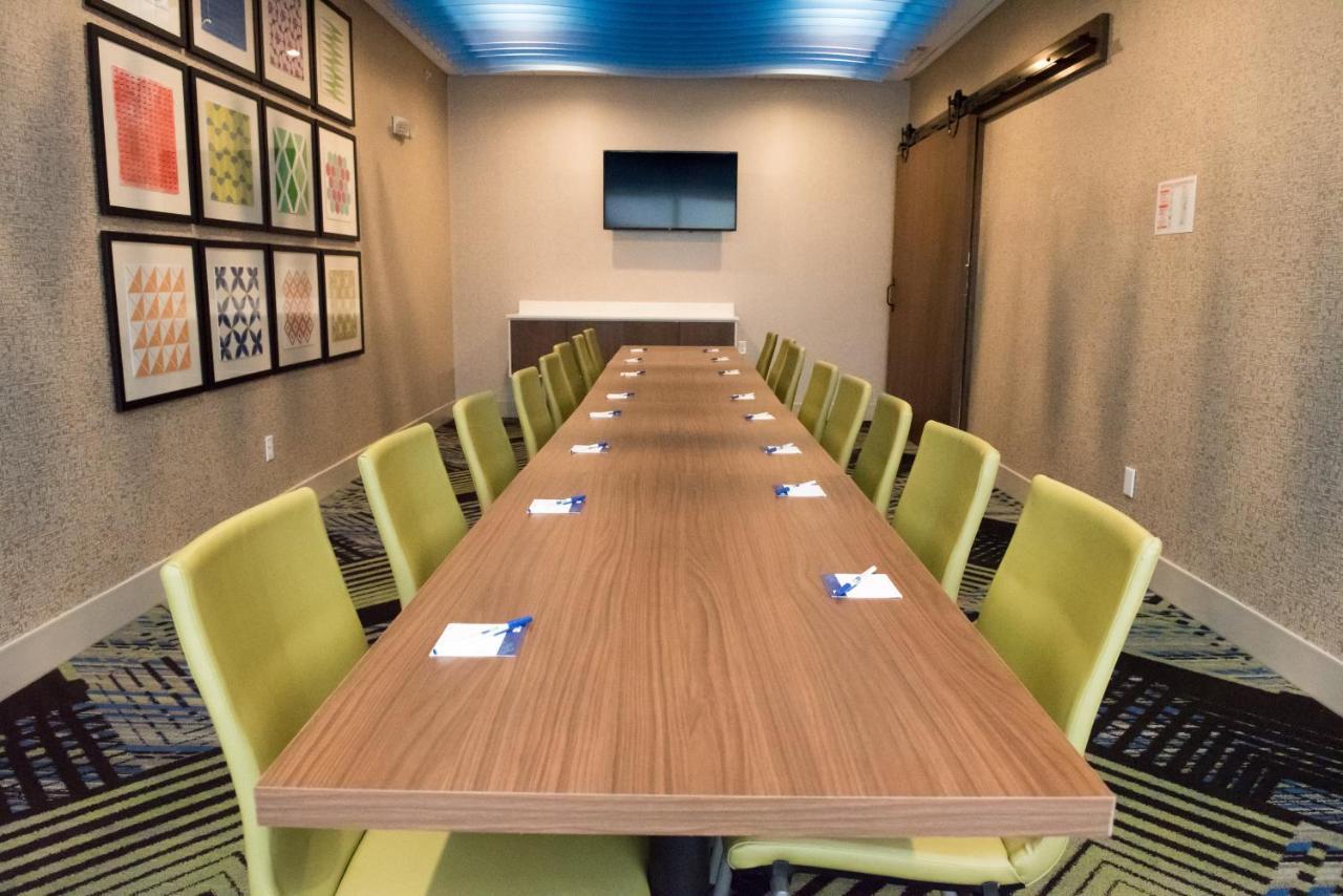 Holiday Inn Express & Suites Dayton North - Vandalia By Ihg ภายนอก รูปภาพ