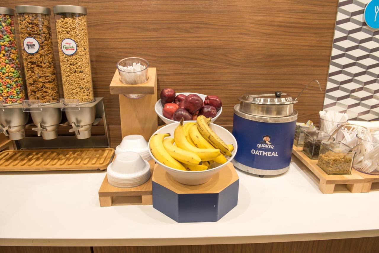 Holiday Inn Express & Suites Dayton North - Vandalia By Ihg ภายนอก รูปภาพ