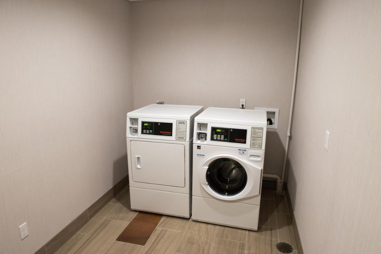 Holiday Inn Express & Suites Dayton North - Vandalia By Ihg ภายนอก รูปภาพ